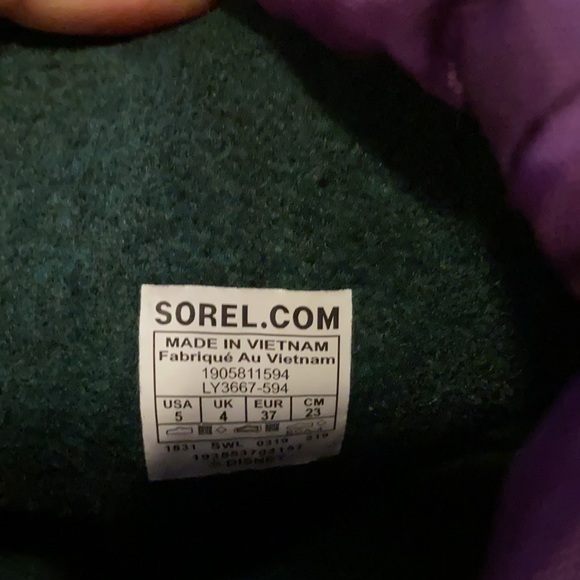 x Disney Flurry Weather Resistant Snow Boot SOREL Big Kid size 5 - Picture 7 of 11